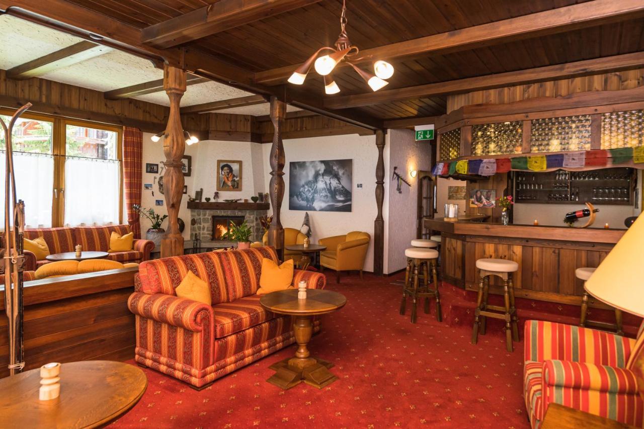 BaseCamp Hotel Zermatt Bagian luar foto