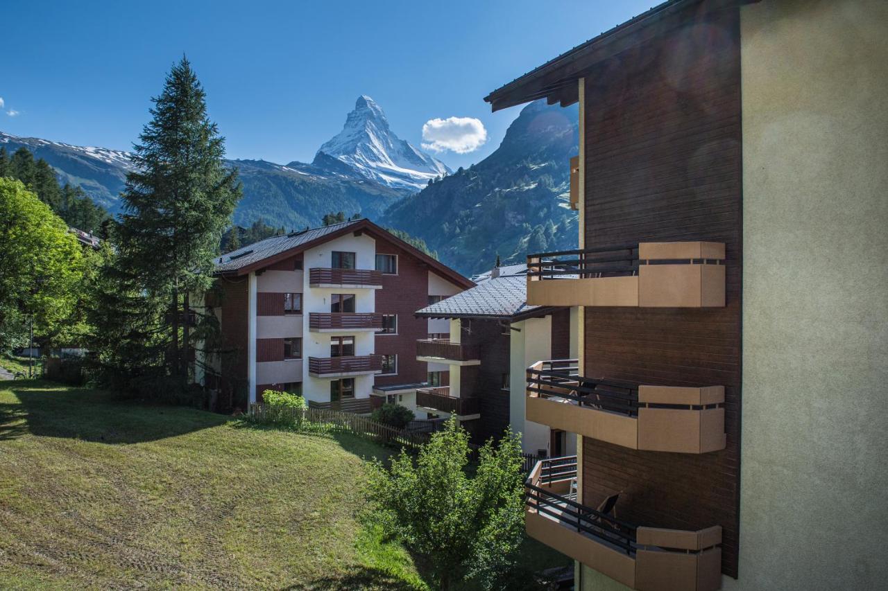 BaseCamp Hotel Zermatt Bagian luar foto