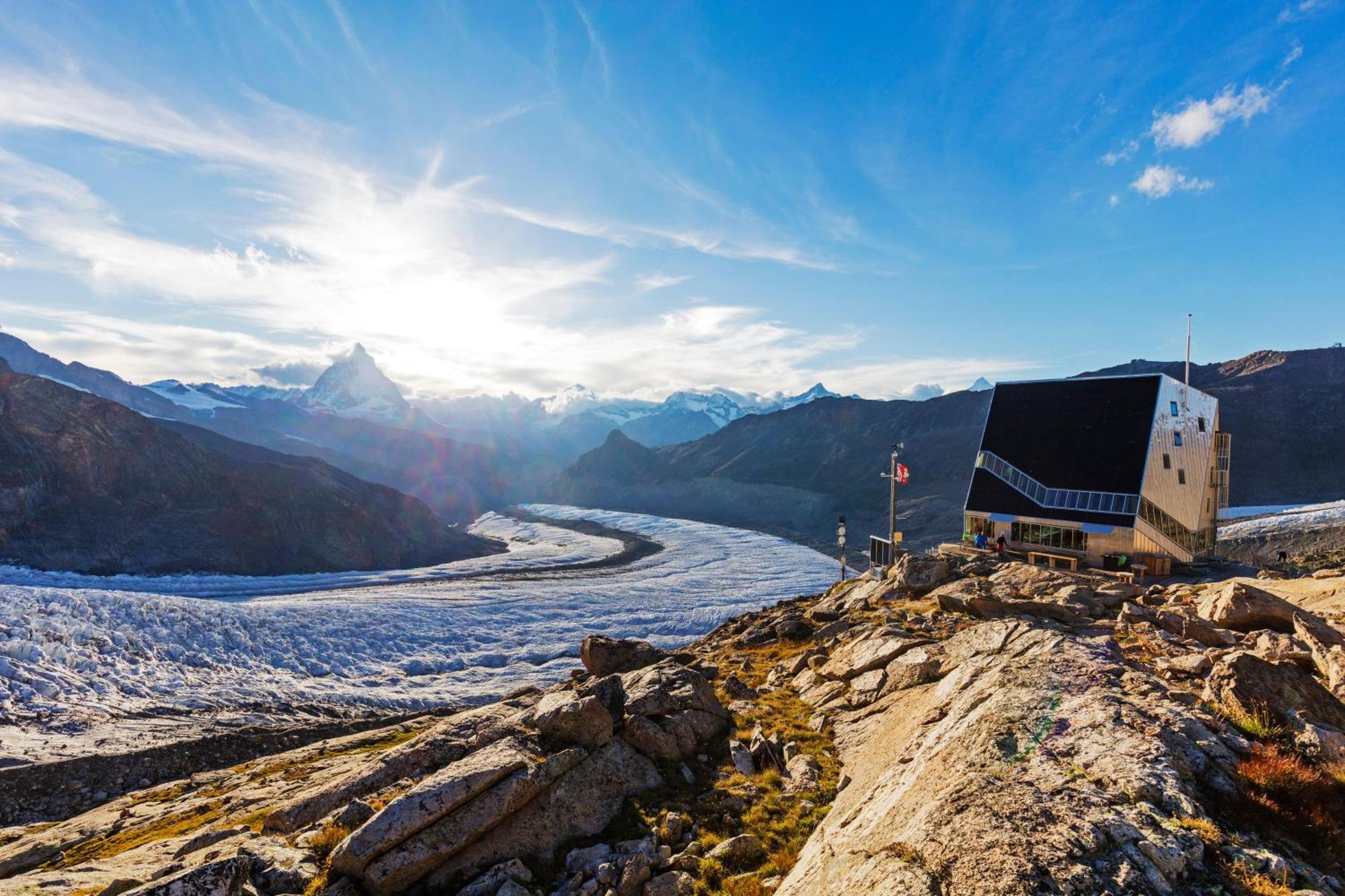 BaseCamp Hotel Zermatt Bagian luar foto