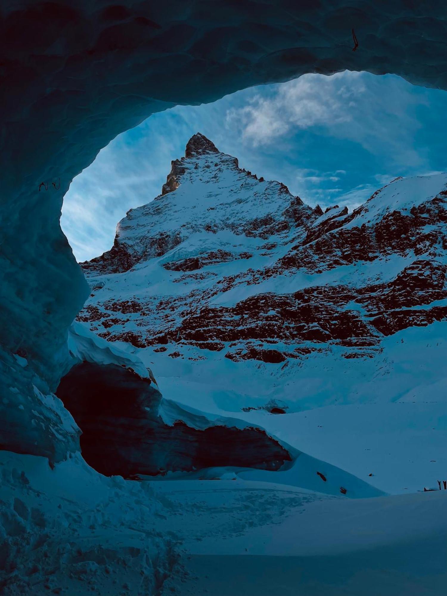 BaseCamp Hotel Zermatt Bagian luar foto