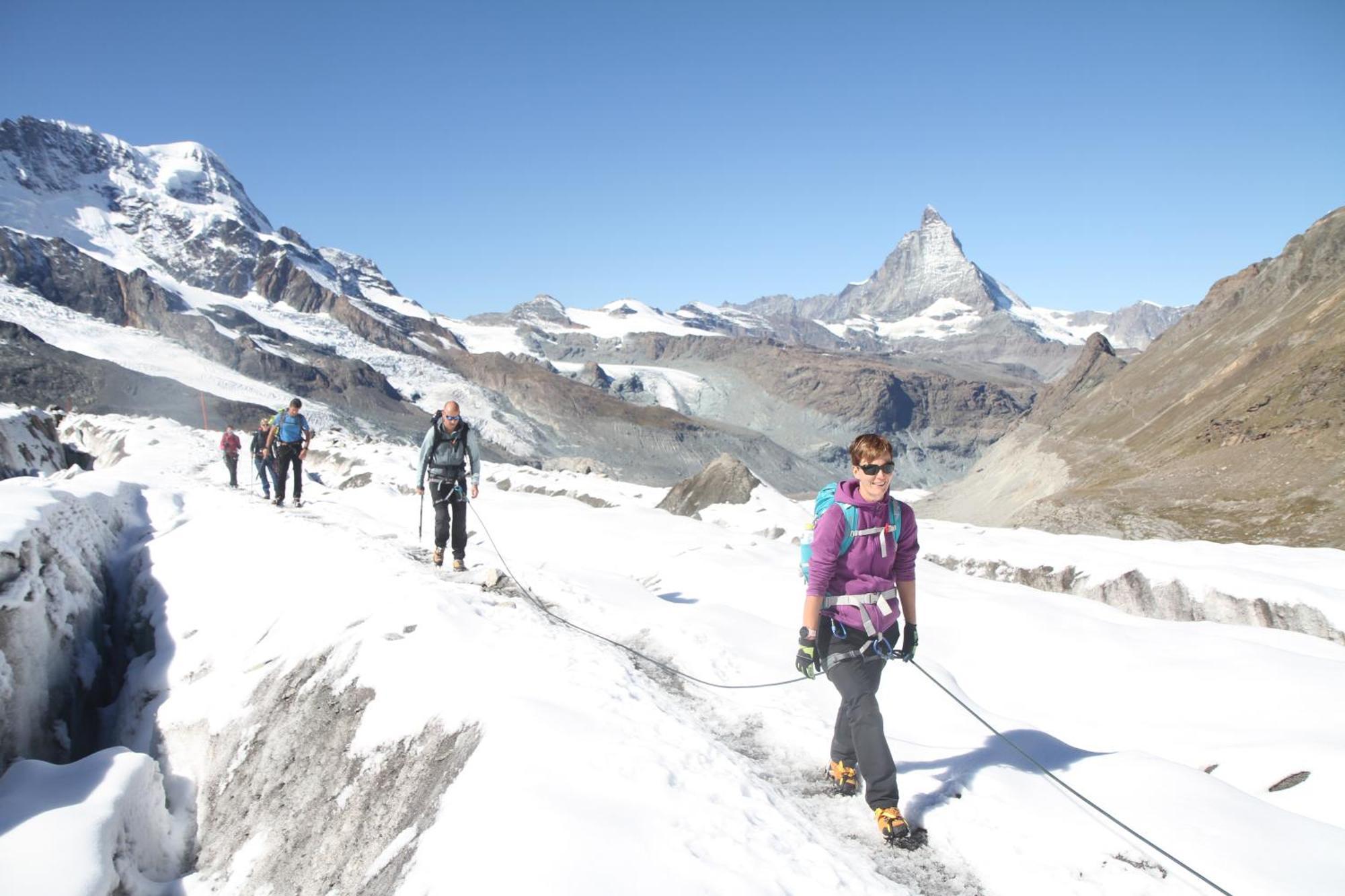 BaseCamp Hotel Zermatt Bagian luar foto