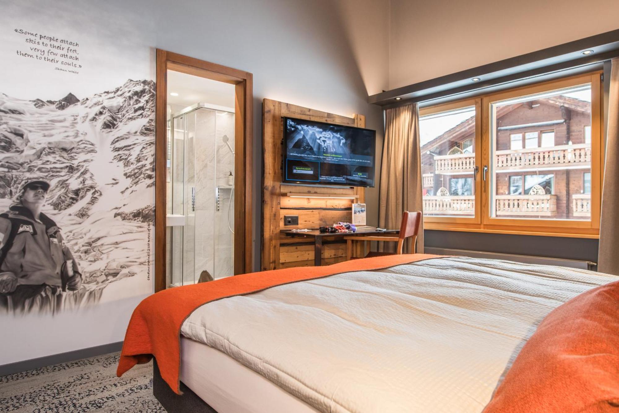 BaseCamp Hotel Zermatt Bagian luar foto