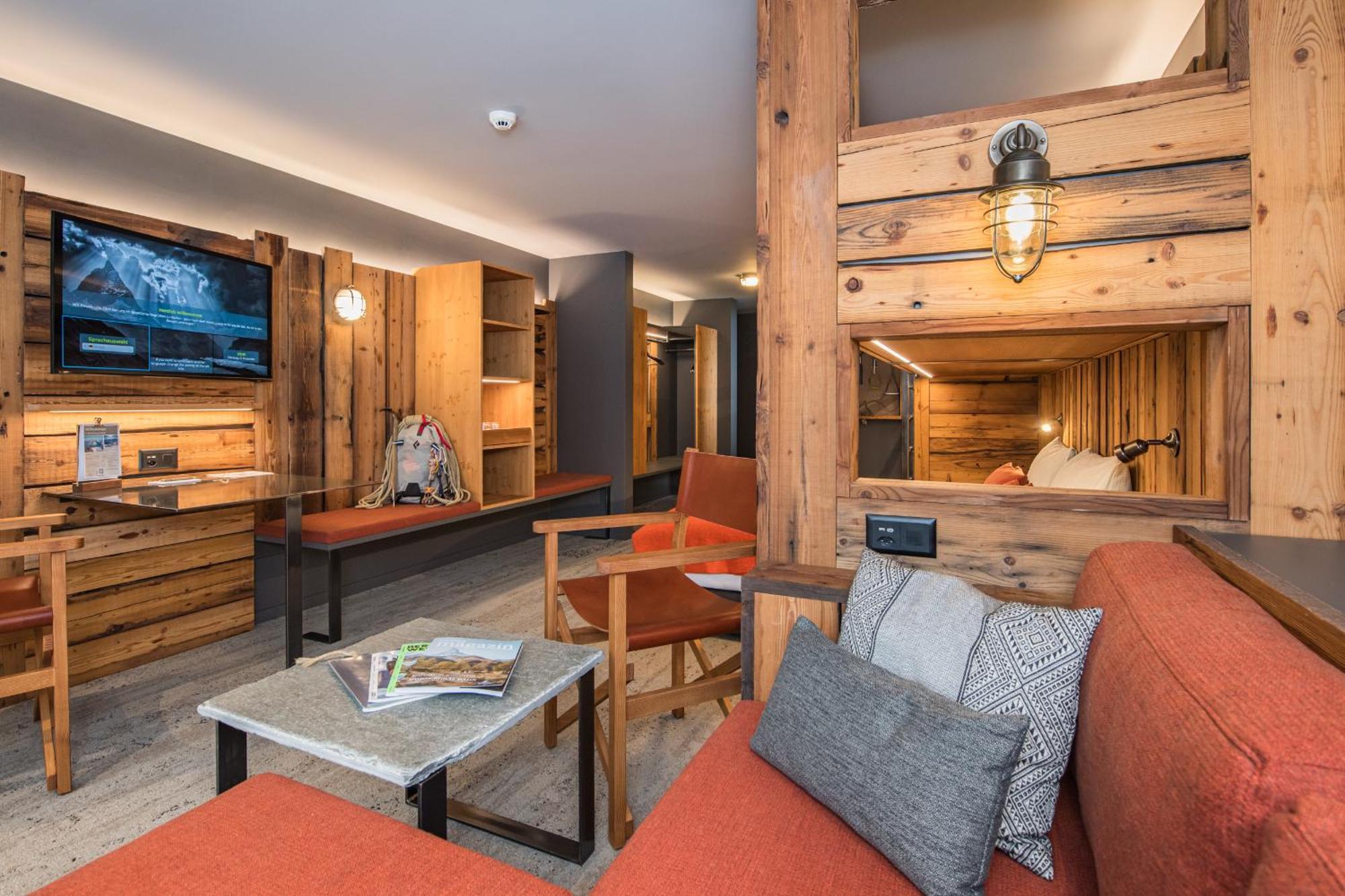 BaseCamp Hotel Zermatt Bagian luar foto