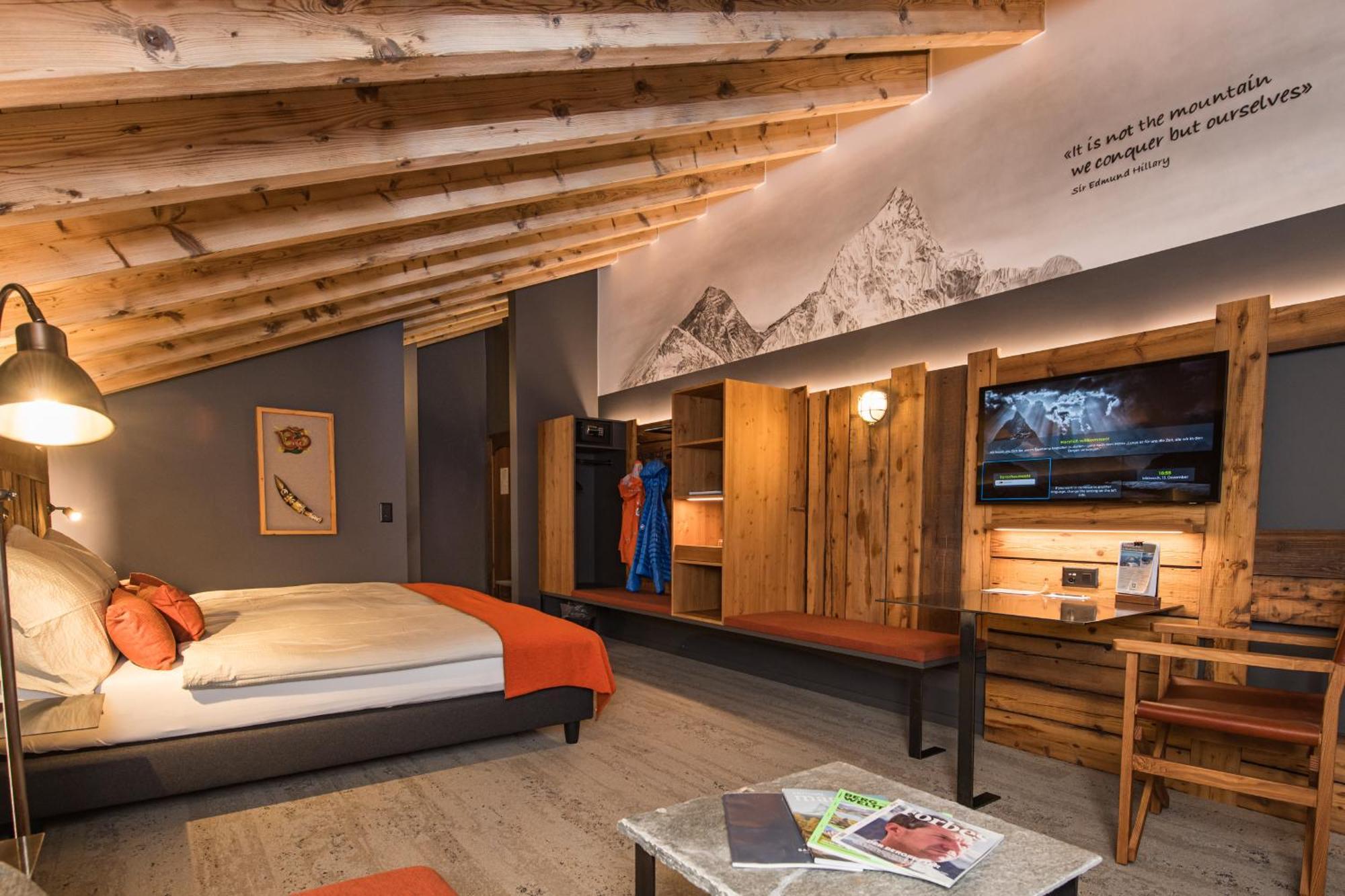 BaseCamp Hotel Zermatt Bagian luar foto