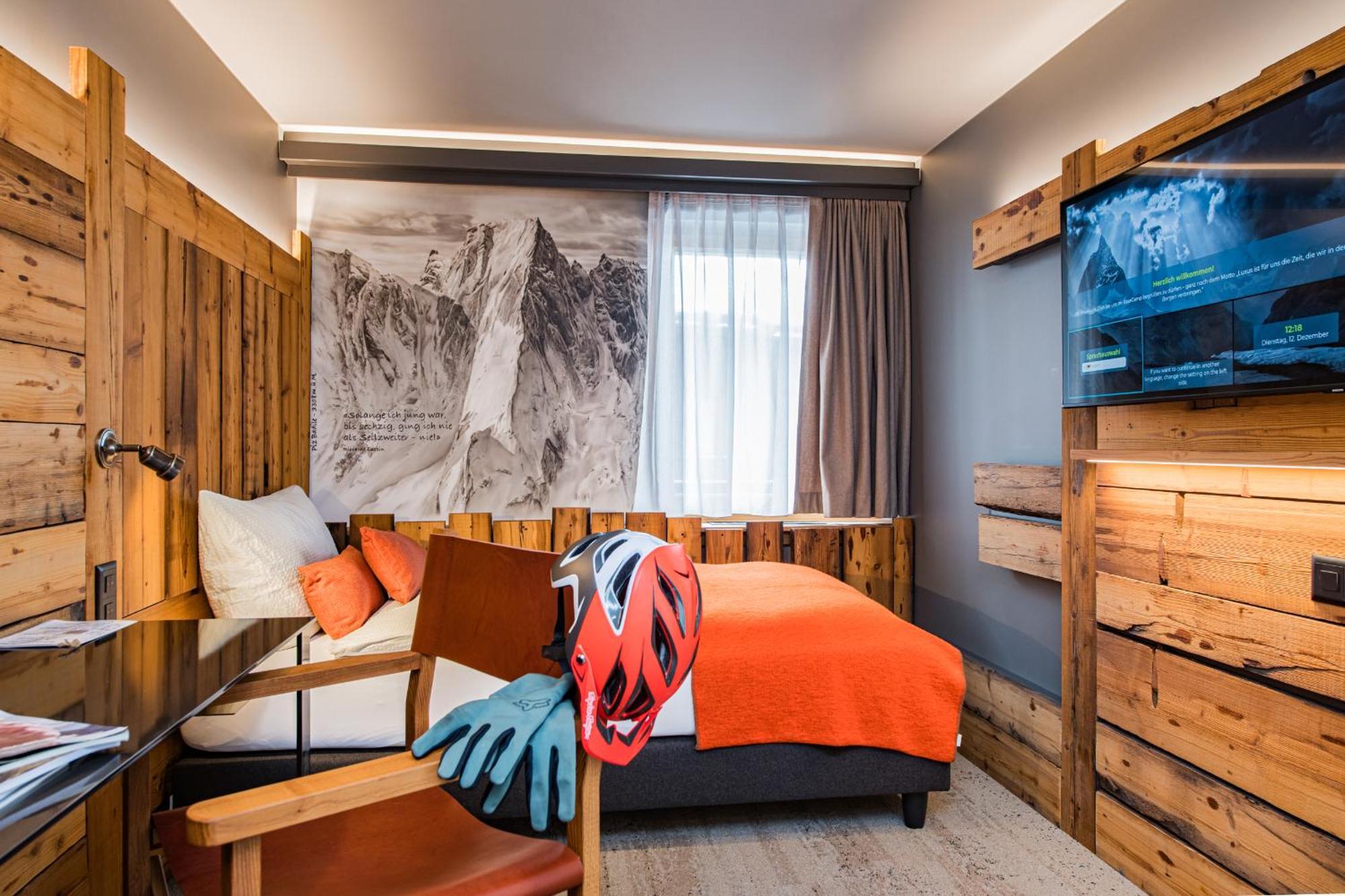 BaseCamp Hotel Zermatt Bagian luar foto