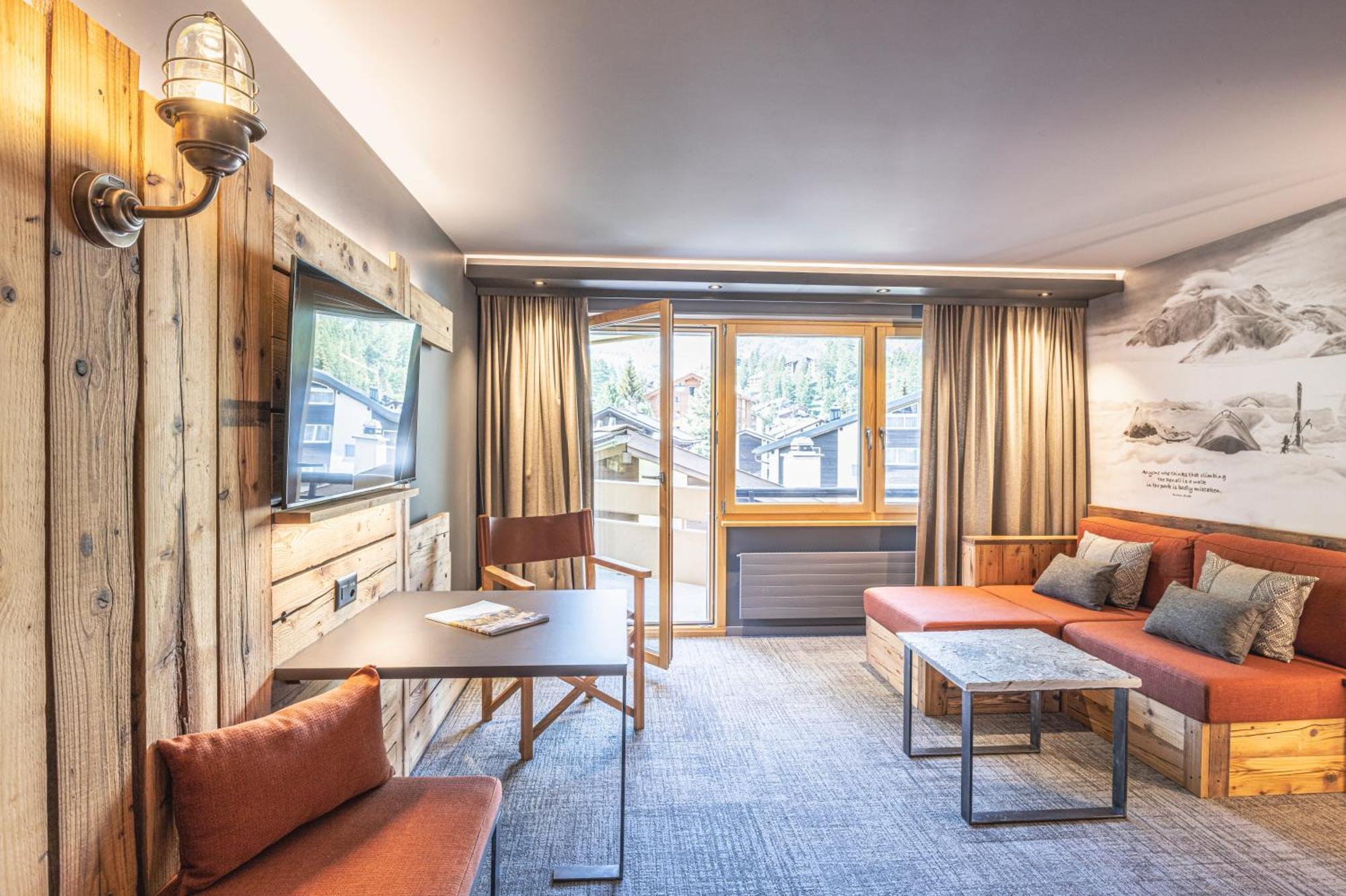 BaseCamp Hotel Zermatt Bagian luar foto