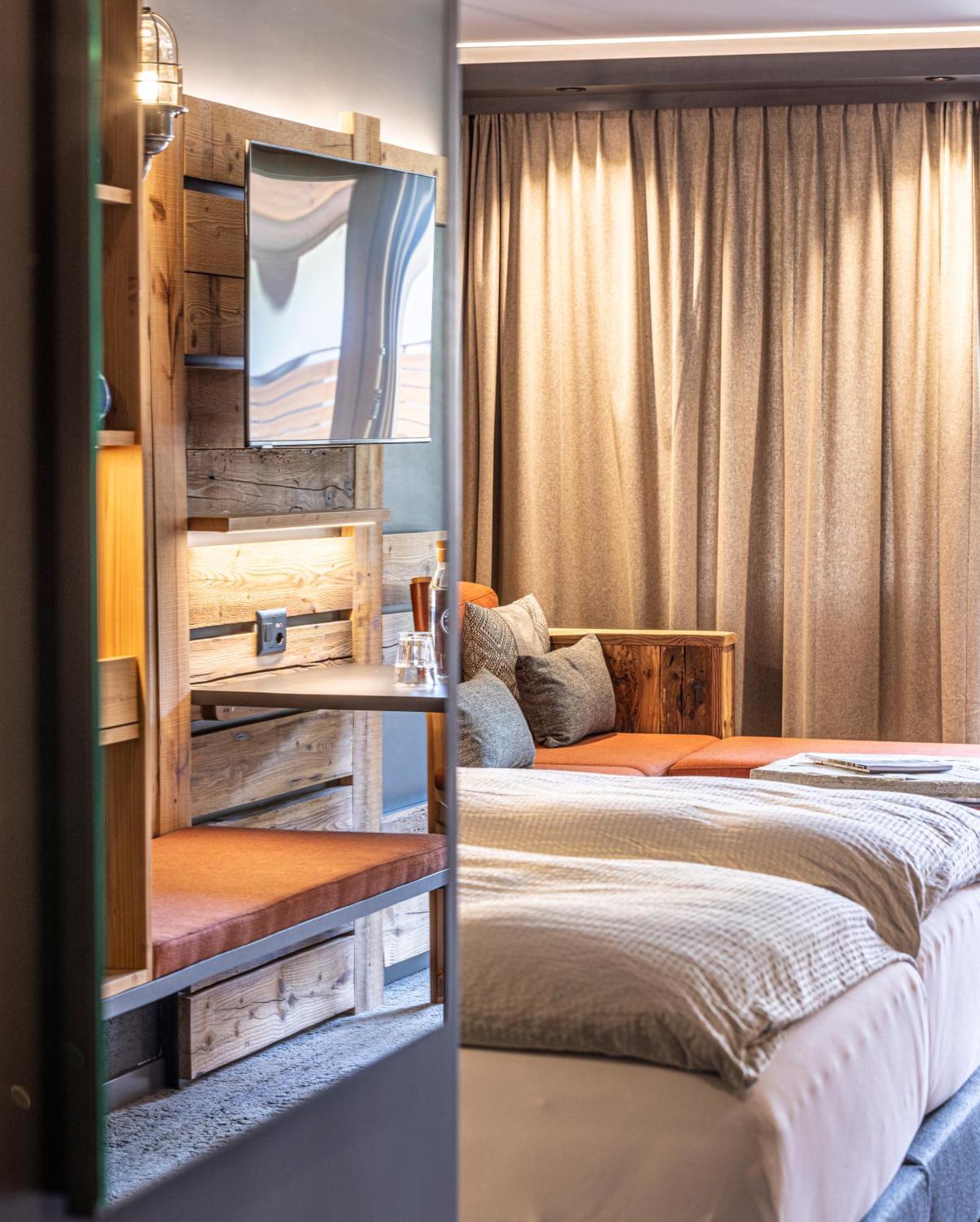 BaseCamp Hotel Zermatt Bagian luar foto